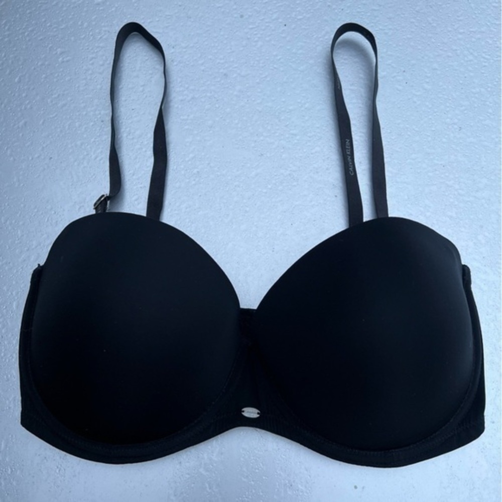 Calvin Klein Black Bra Removable and Adjustable Straps or Strapless 32DD